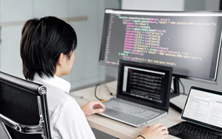 昌都 ,php声明和调用变量的符号是什么？